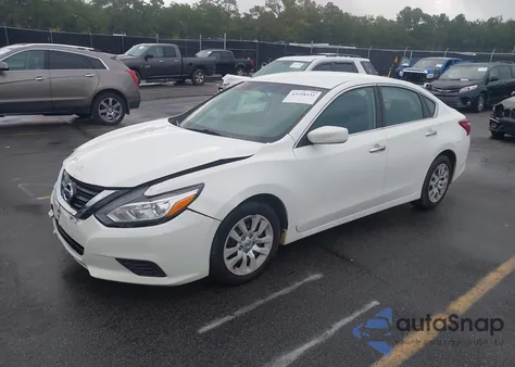 2018 Nissan Altima 2.5 S z USA, uszkodzony, nr VIN 1N4AL3AP7JC177580